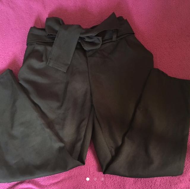 Black Candy Pants (Category: Other Bottoms) located in Manila. Submitted by sphia21 (Listing ID 132006421, Image 1). Description: .