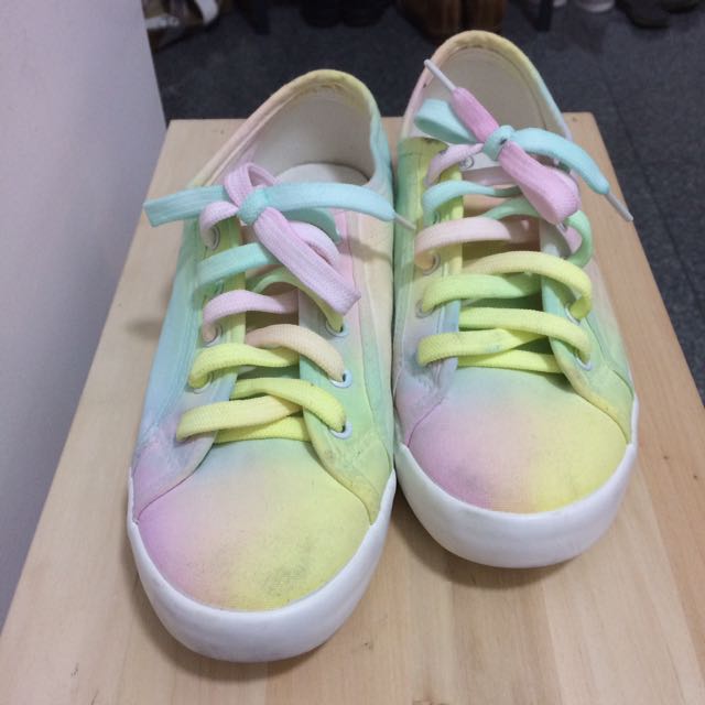 Pastel clearance rainbow nikes
