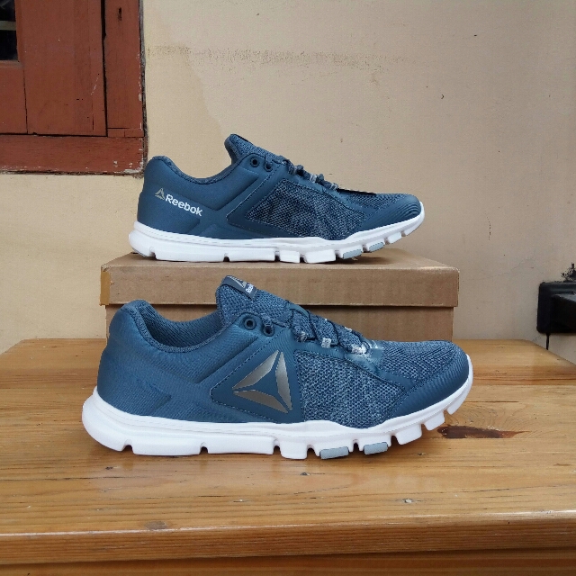 Reebok Yourflex Train 9.0 MT Fesyen Pria Sepatu di Carousell