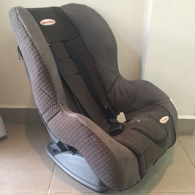 Britax Safe n Sound Premier Baby Car Seat