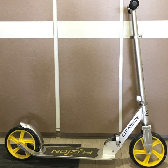 SCOOTER Fuzion Cityglide Adult Kick Scooter 100KG Weight Limit Smooth & Fast Ride, Sports