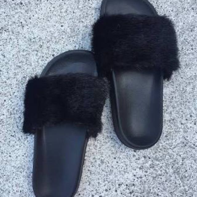 black fluffy slides