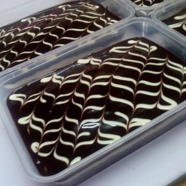 Calling For Chocolate Cake Lovers Food Drinks Baked Goods On Carousell