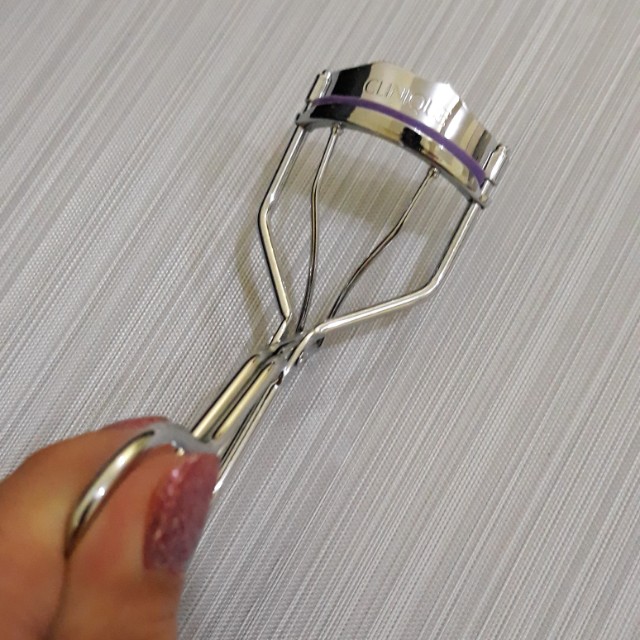 clinique eyelash curler