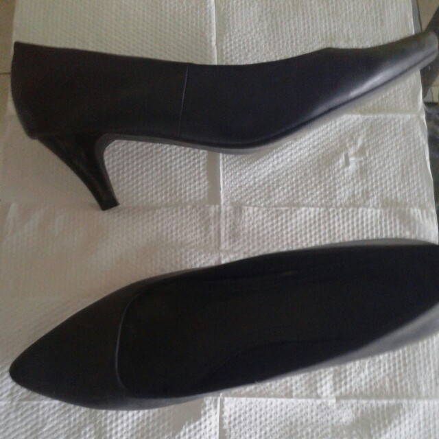 Kasut Tumit Tinggi Vincci Hitam Women S Fashion Shoes On Carousell