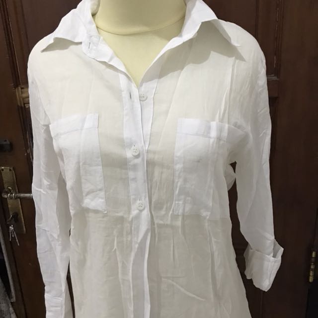 Kemeja Putih Tipis Size S Fesyen Wanita Pakaian Wanita Di Carousell