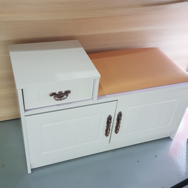 Almari Kasut In English - Pagar Rumah