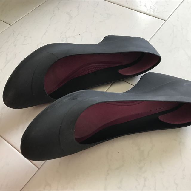 Women s crocs lina wedge Women s Fashion Footwear Wedges on Carousell
