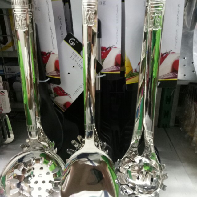 70each cooking tools (Category: Bakeware) located in Mandaluyong City. Submitted by gemda (Listing ID 132428379, Image 1). Description: #postforstarbucks.