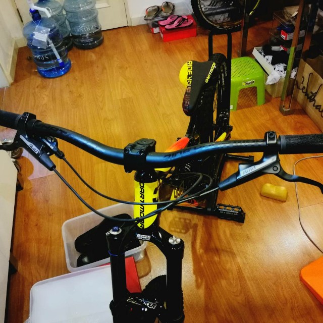 Dartmoor Maze Grips, Sports Equipment, Bicycles & Parts, Bicycles on Carousell