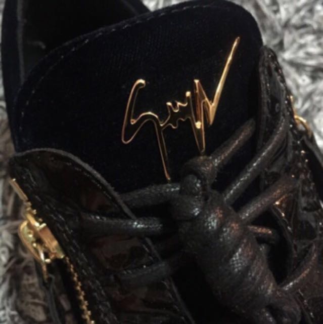 Giuseppe Zanotti black velvet shoes size 41 wore only twice.Letting go at final lowest price 150