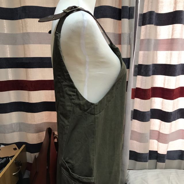 god poo jeans romper dress (Category: Rompers) located in Makati City. Submitted by che_f25 (Listing ID 132364055, Image 3). Description: good condition fit: medium-large fix price.
