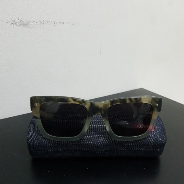levis sunglasses original, Men's Fashion, Watches & Accessories ...