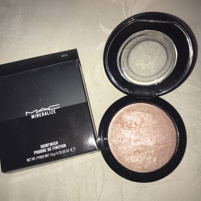 Mac highlighter, Health & Beauty, Makeup on Carousell