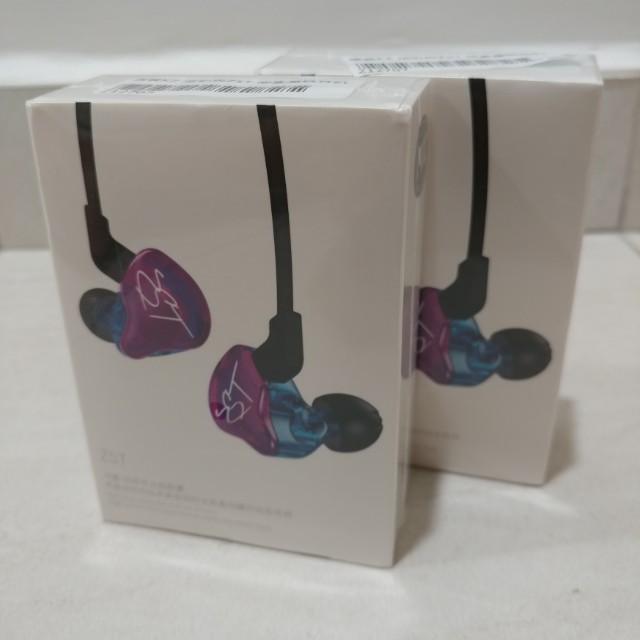 Latest Kz Zst Pro Earphones Electronics Audio On Carousell