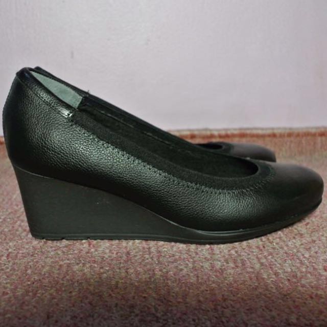 Sepatu Wedges Rockport Pump Original Hitam Polos Empuk Fesyen Wanita Sepatu Di Carousell