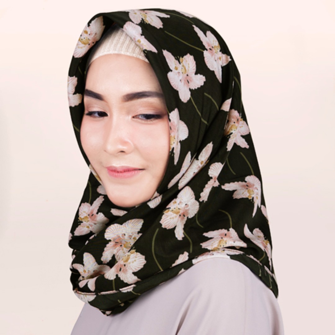 Syal Scarf Almeira Hijab Wolfis Pastel Pattern Kerudung Segi
