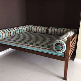 John Erdos day bed