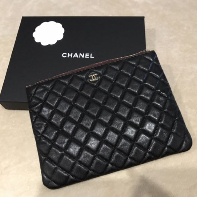 CHANEL Classic Pouch clutch - Caviar GHW - Medium O Case, Luxury, Bags &  Wallets on Carousell