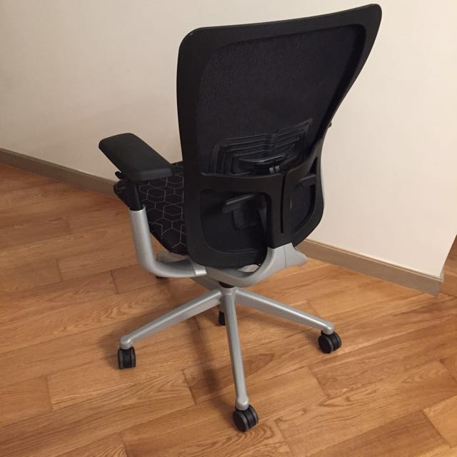 Haworth Zody Office ergonomic chair, 傢俬＆家居, 傢俬, 椅子 Carousell