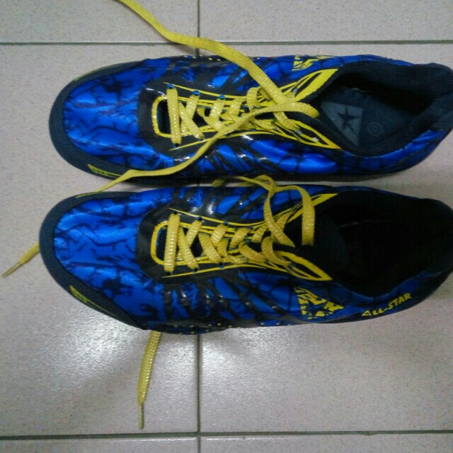 kasut spike nike