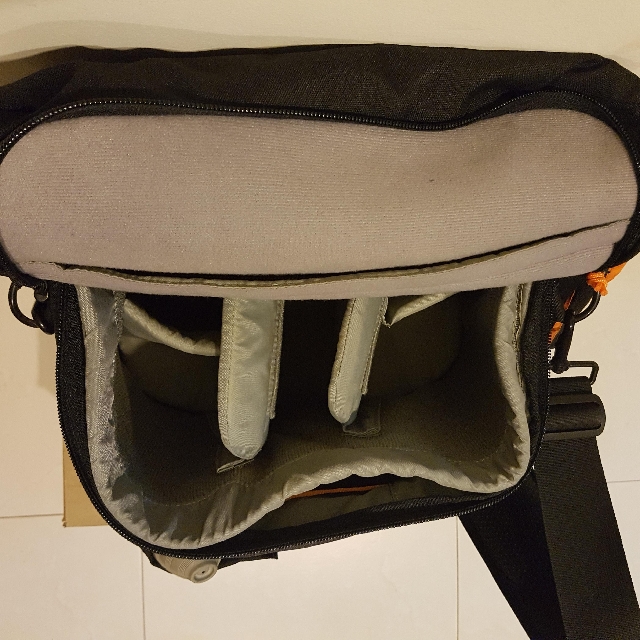 lowerpro camera bag (stealth reporter d400aw), Photography, Photography