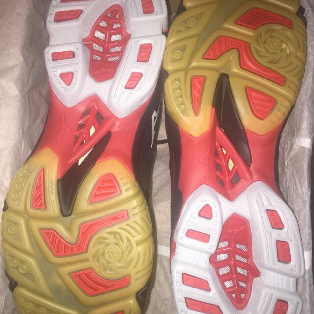 mizuno wave lightning rx3 mid cut