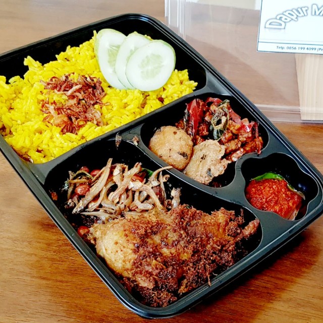 Nasi Kuning Bento Box, Makanan & Minuman, Snek di Carousell