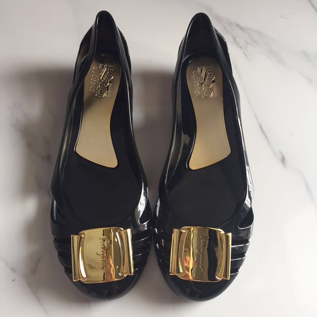 jelly shoes ferragamo asli