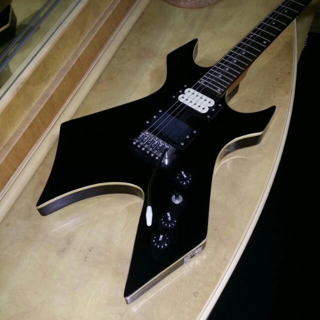 Santa Cruz Warlock Electric Guitar Electronics Others On Carousell