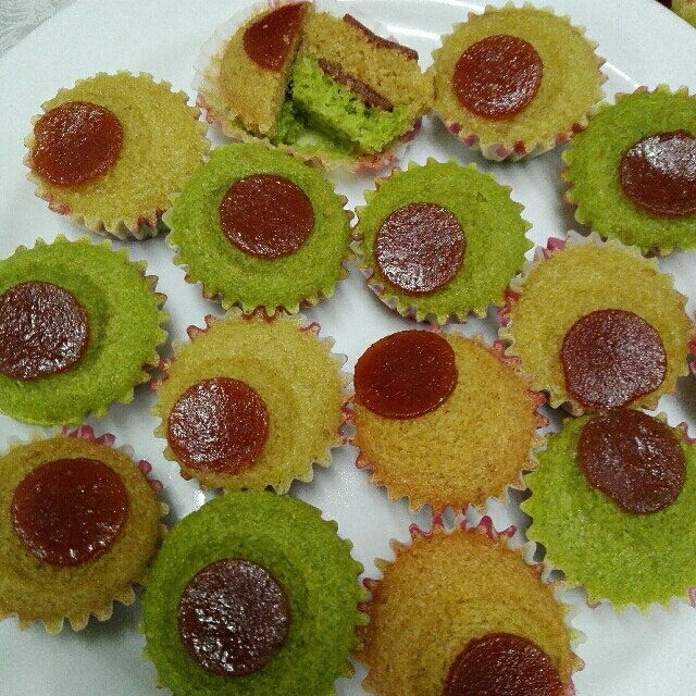 100pcs Kek Kukus Asam Manis Mini Ibu Mertua Food Drinks Baked Goods On Carousell