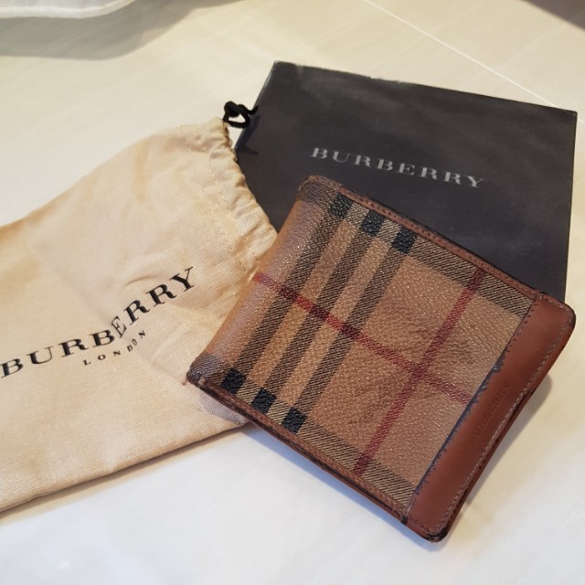 BRAND NEW Authentic Original Burberry Wallet, Luxury, Bags & Wallets on  Carousell