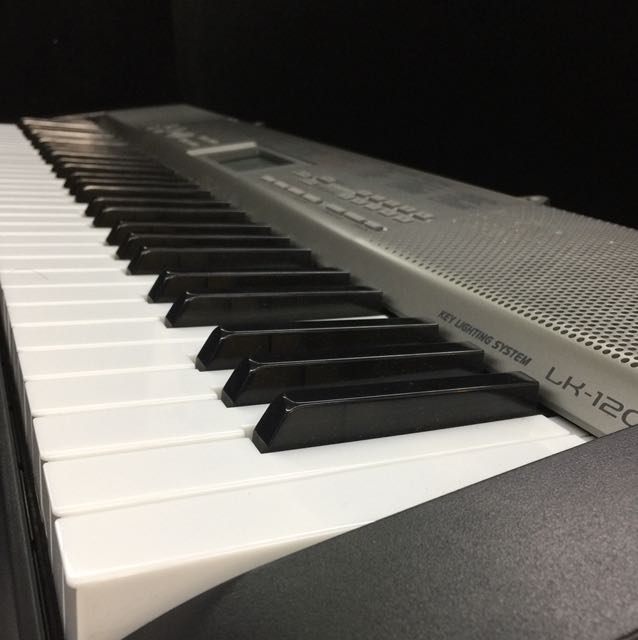 CASIO KEYBOARD LK20
