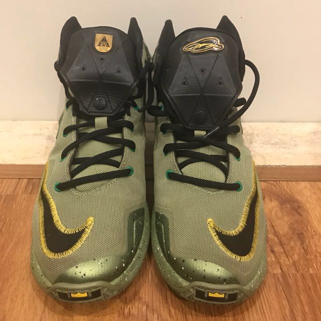 13 star nike shoe