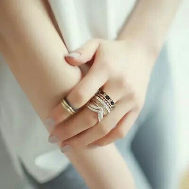 Set Ring (Category: Rings) located in Kota Kinabalu. Submitted by spiddy_9543 (Listing ID 132724834, Image 2). Description: DM for real pictures.