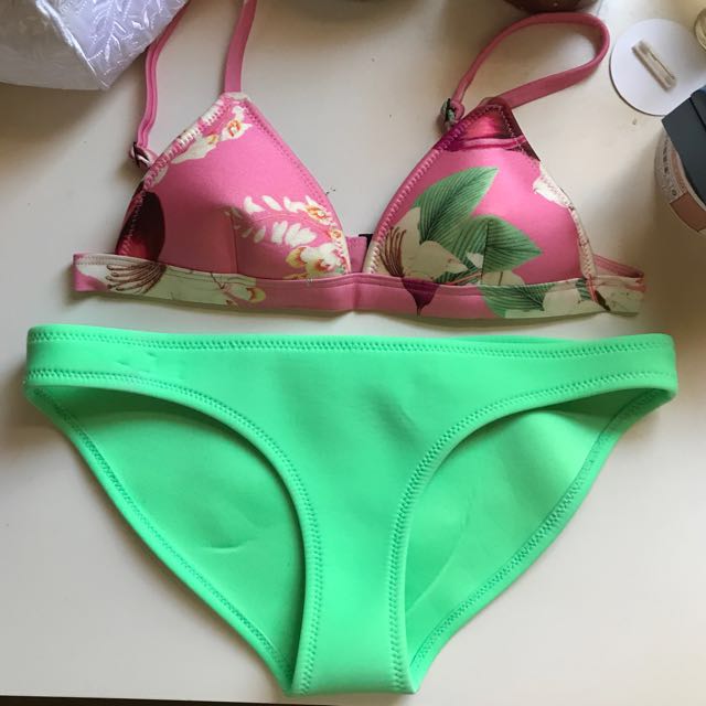 triangl floral bikini