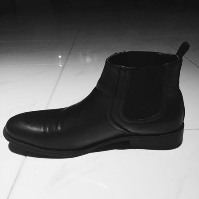 Unlisted by Kenneth Cole Half n Half Ankle Boots, Men's Fashion, Footwear,  Dress Shoes on Carousell