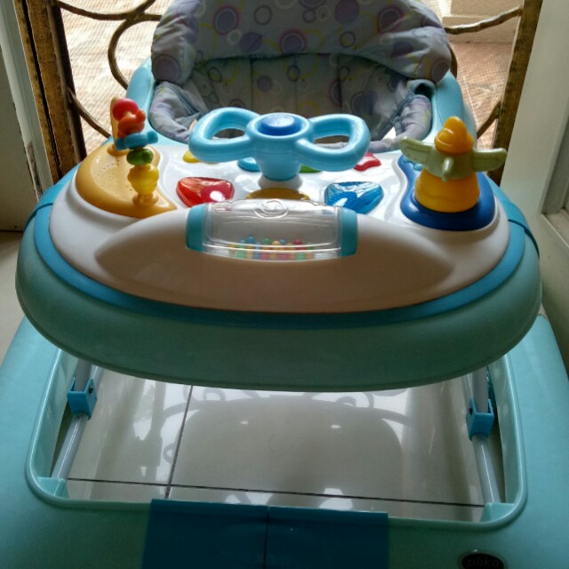 harga baby walker pliko