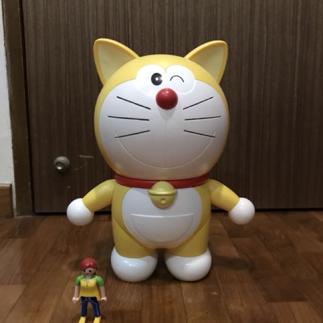 Doraemon (Yellow with Ear) Super Size Action Figure Rare (Taito Prize