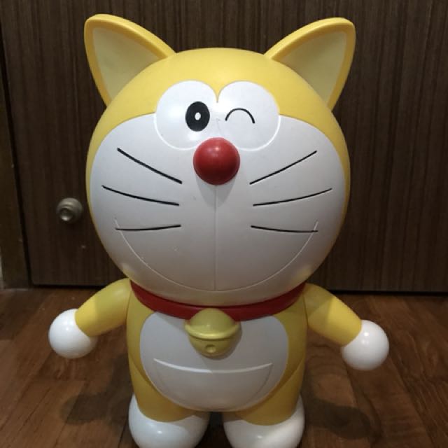 Doraemon (Yellow with Ear) Super Size Action Figure Rare (Taito Prize