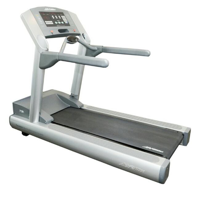 Life Fitness T9i Treadmill Free Delivery Installation Sports