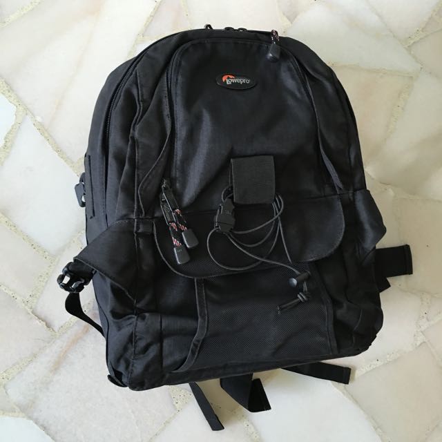 Lowepro Camera Backpack (Category: Camera Bags & Carriers) located in Singapore. Submitted by lu2015 (Listing ID 45820021, Image 1). Description: Very seldom use Lowepro backpack. Like a new, view to believe. Deal at woodlands st41. No low baller pls!.