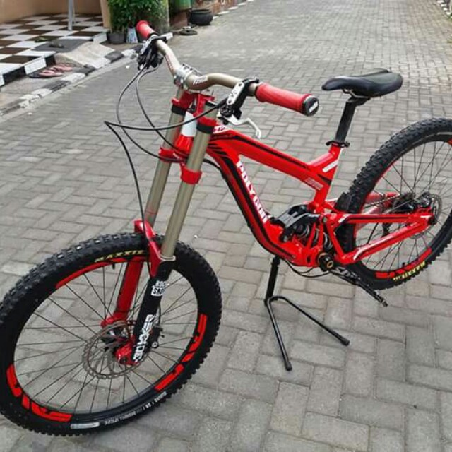  Polygon  collosus  dh  2 0  Olah Raga Sepeda  di Carousell