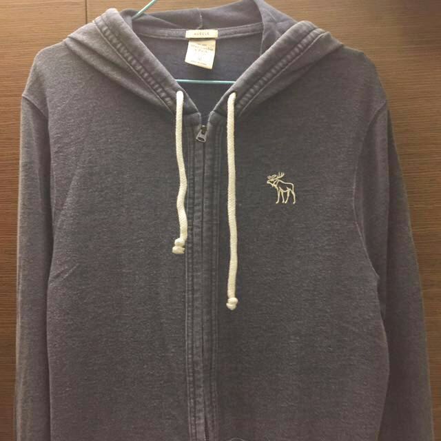 a&f zip up hoodie