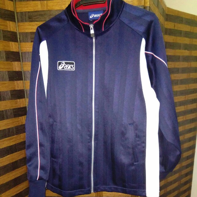sweater asics