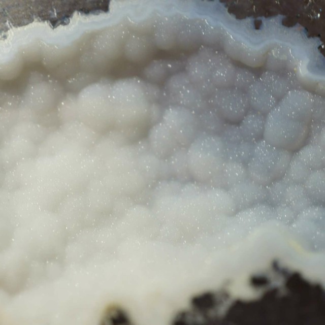 Botryoidal Geode (Category: Precious Stones) located in Singapore. Submitted by r2d3b (Listing ID 133058987, Image 2). Description: Just drop me a message if you are keen to get it.