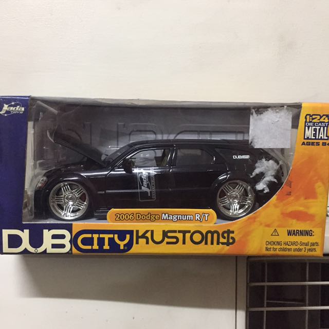 Jada Dub City Kustoms 1:24 2006 Dodge Magnum, Hobbies & Toys, Toys