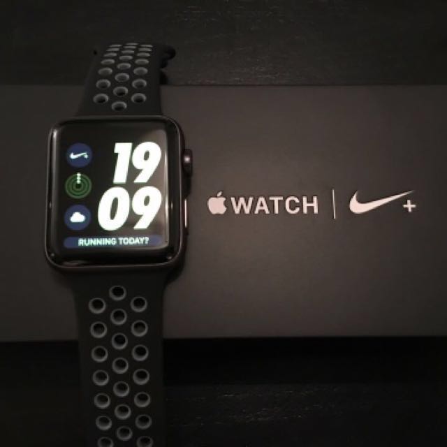 Selling Apple Watch Series 2 Nike Plus Edition 42mm, Men's Fashion, Watches  on Carousell