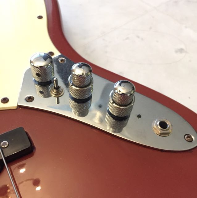 Squier Jazz Bass with Audere JZ3 Preamp, Hobbies & Toys, Music & Media, Musical Instruments on