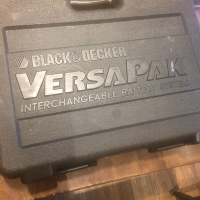 Used Black and Decker B&D VersaPak Battery Charger VP130